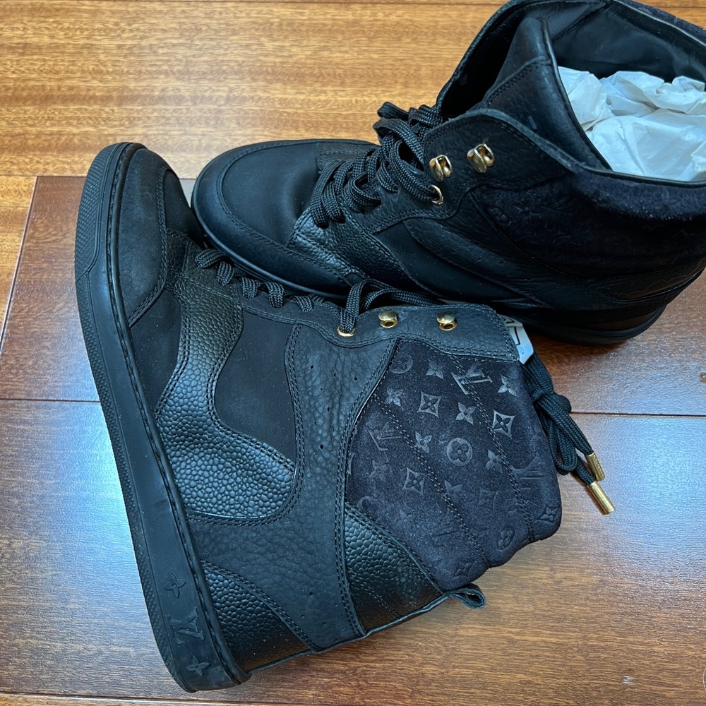 AUTH LV Leather Suede Platform Sneakers